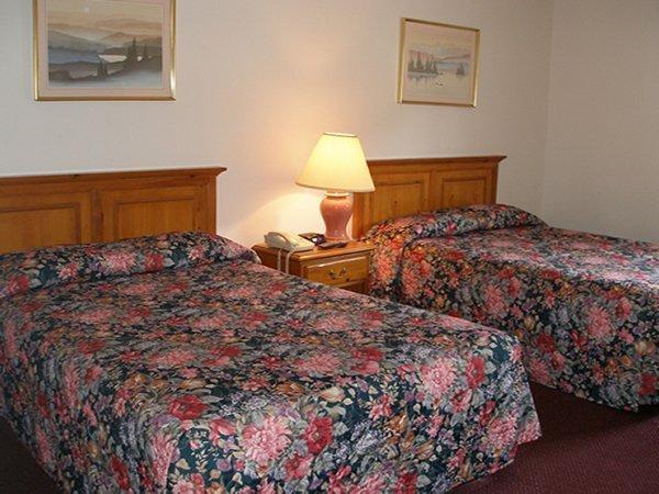 Red Carpet Inn Boone Room photo
